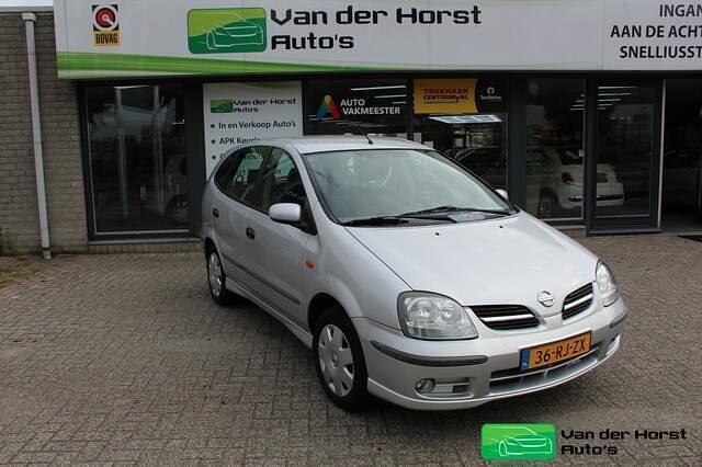 Grijs, metallic lak Gebruikt 2005 Nissan Almera Tino Acenta MPV | € 2.250 (Eerlijke prijs) - Afbeelding 1/4