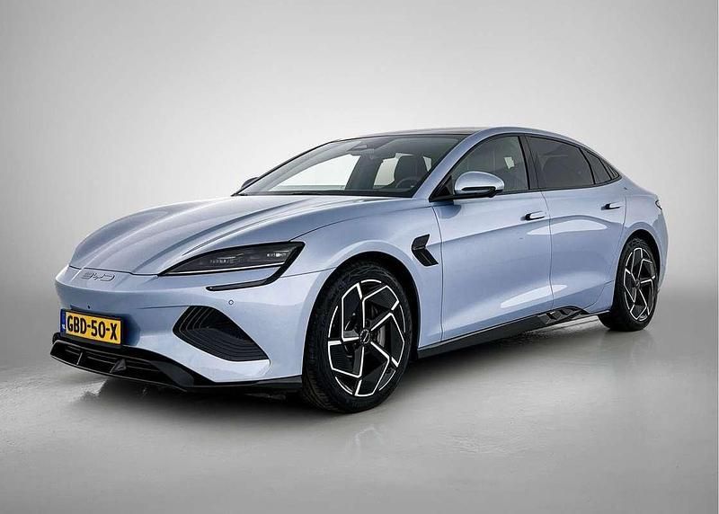 Blauw, metallic lak Gebruikt 2024 BYD Seal Design Sedan | € 38.750 (Eerlijke prijs) - Afbeelding 1/4