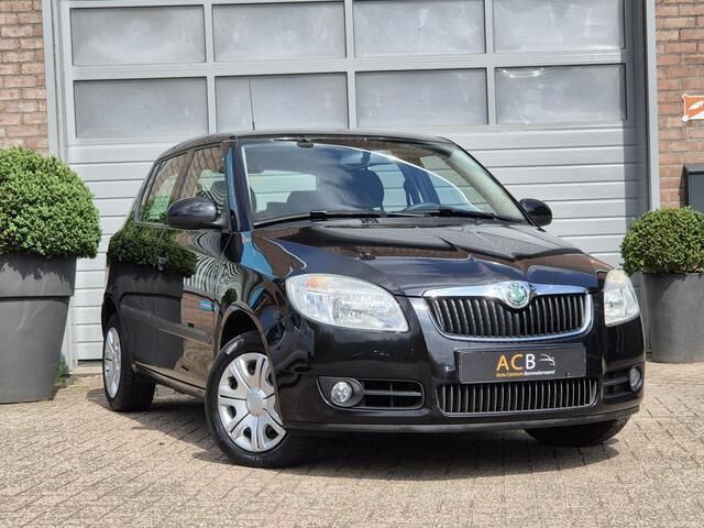 Zwart Gebruikt 2009 Skoda Fabia Ambition Hatchback | € 4.900 (Iets duurder) - Afbeelding 1/4