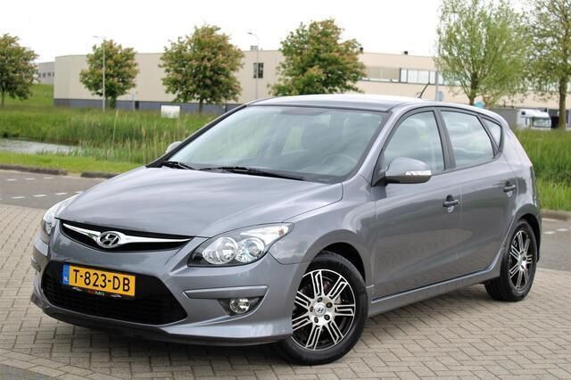Grijs Gebruikt 2012 Hyundai i30 Hatchback | € 6.950 (Eerlijke prijs) - Afbeelding 1/4