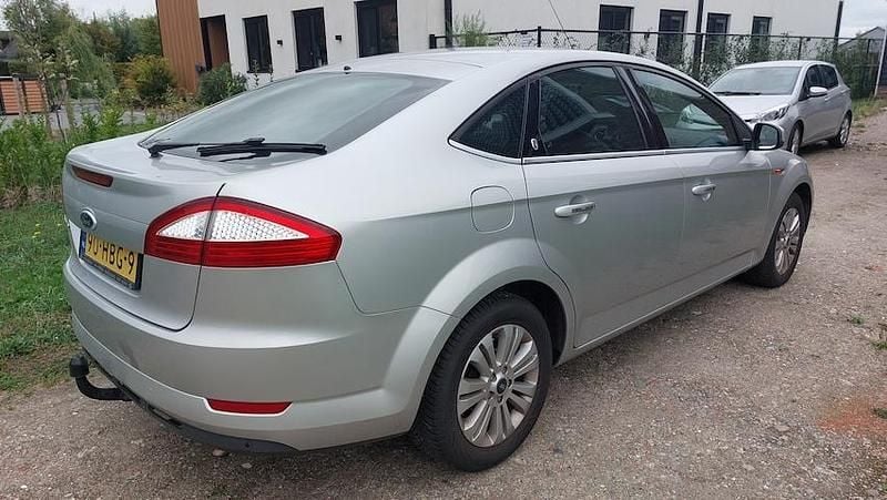 Occasion Ford Mondeo Ghia 220 PK (161 kW) 2008 Zilver Hatchback