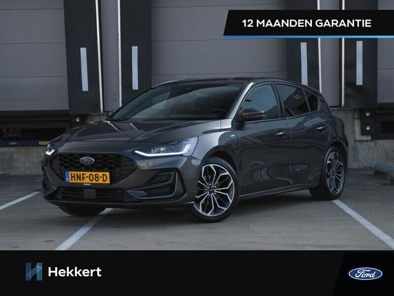 Grijs Gebruikt 2022 Ford Focus ST-Line X Hatchback | € 24.995 (Eerlijke prijs) - Afbeelding 1/4