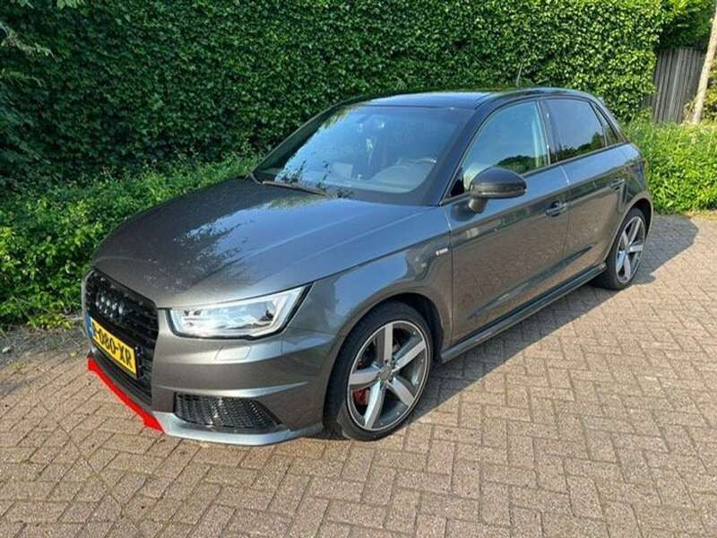 Grijs Gebruikt 2015 Audi A1 Hatchback | € 17.950 - Afbeelding 1/4