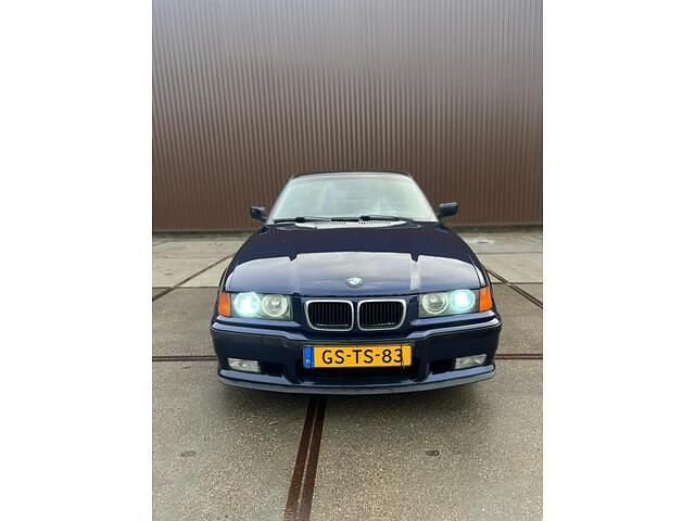 Blauw Gebruikt 1993 BMW 318 Coupé | € 9.950 - Afbeelding 1/4