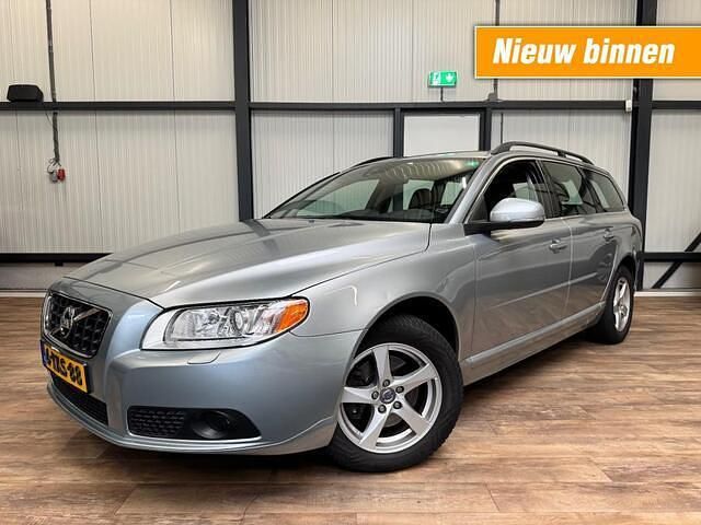 Grijs Gebruikt 2013 Volvo V70 Stationwagen | € 9.990 (Goede deal) - Afbeelding 1/4