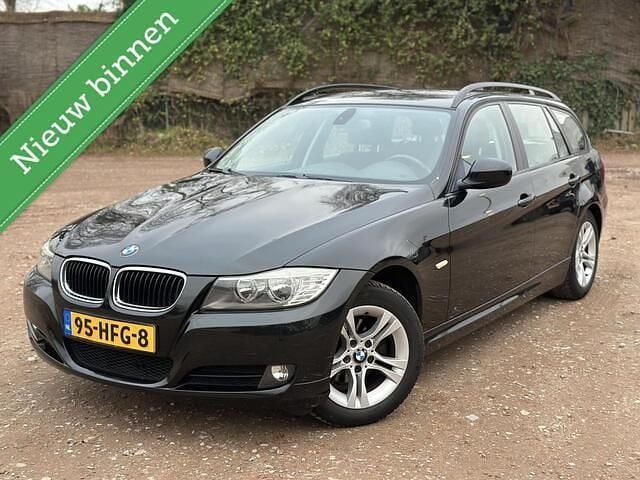 Zwart Gebruikt 2008 BMW 318 Stationwagen | € 2.999 (Goede deal) - Afbeelding 1/4