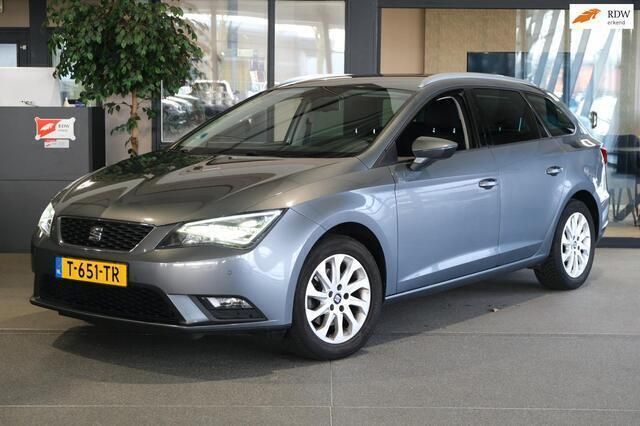 Grijs, metallic lak Gebruikt 2014 Seat Leon ST Business Stationwagen | € 8.950 (Eerlijke prijs) - Afbeelding 1/4