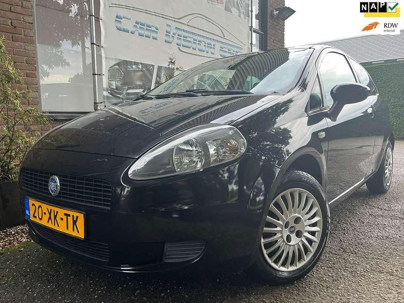 Zwart Gebruikt 2007 Fiat Grande Punto Dynamic Hatchback | € 1.995 (Eerlijke prijs) - Afbeelding 1/4