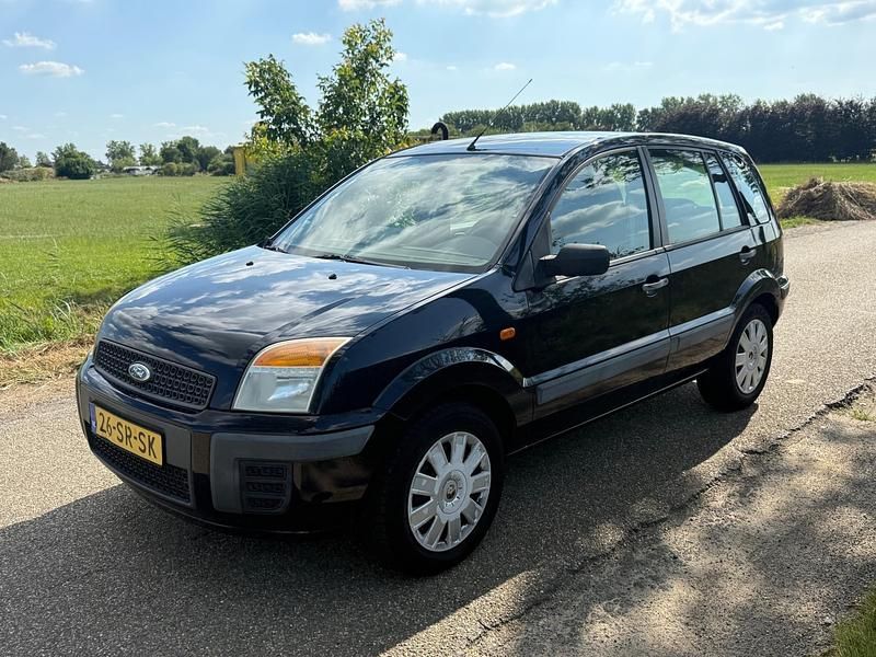 Blauw Gebruikt 2006 Ford Fusion MPV | € 1.450 (Goede deal) - Afbeelding 1/4