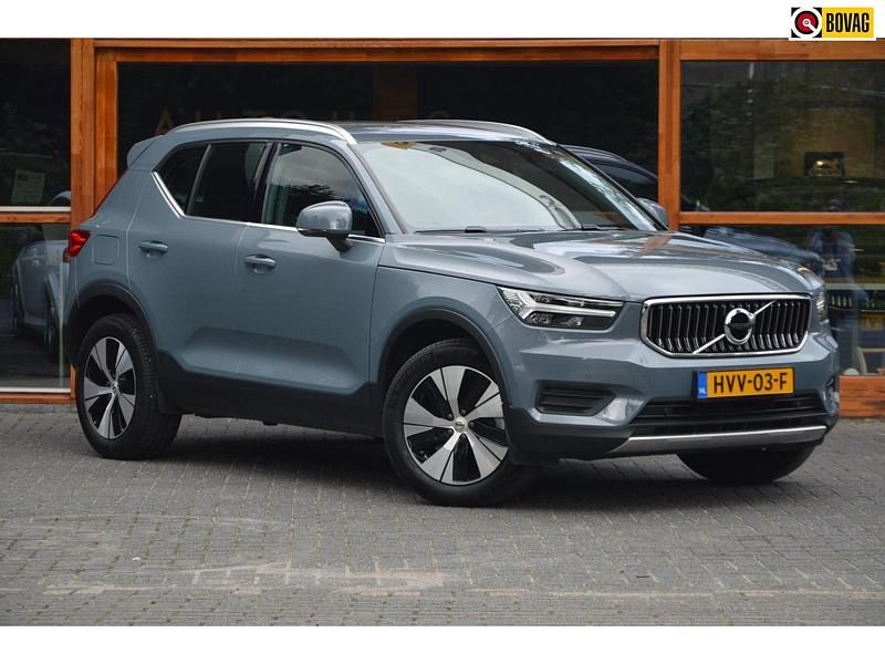 Grijs Gebruikt 2022 Volvo XC40 Inscription SUV | € 30.950 (Eerlijke prijs) - Afbeelding 1/4