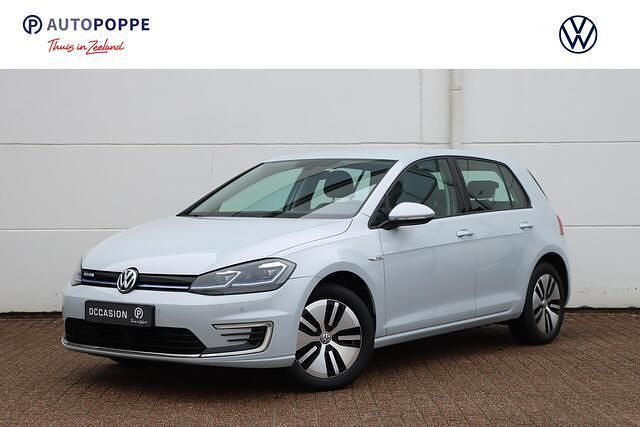 Wit (metallic) Occasion 2017 VW e-Golf Hatchback | € 9.950 (Eerlijke prijs) - Afbeelding 1/4