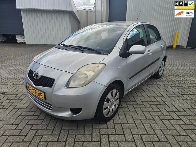 Grijs Gebruikt 2006 Toyota Yaris Sol Hatchback | € 4.950 (Eerlijke prijs) - Afbeelding 1/4