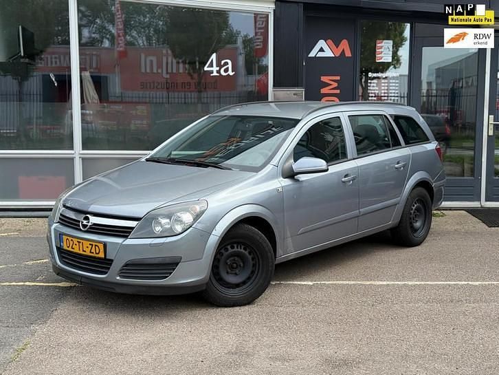Grijs Occasion 2006 Opel Astra Edition Stationwagen | € 950 (Goede deal) - Afbeelding 1/4