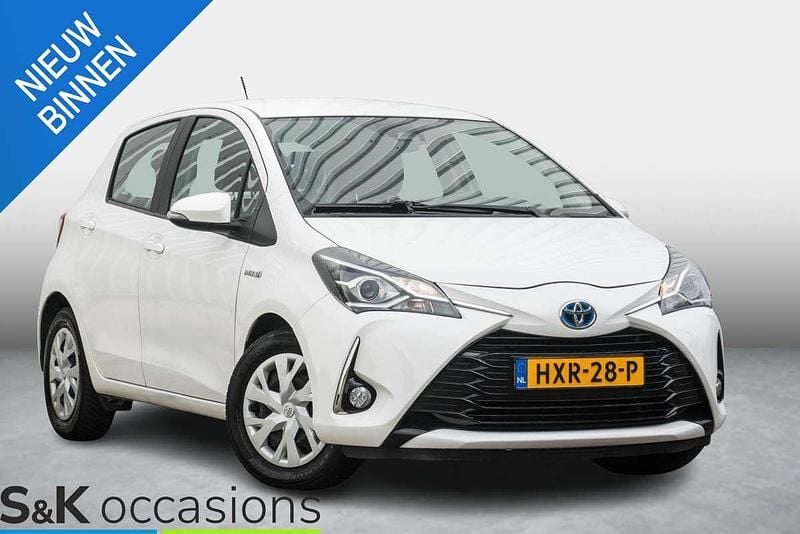 Wit Gebruikt 2020 Toyota Yaris Hybrid Hatchback | € 14.950 (Goede deal) - Afbeelding 1/4