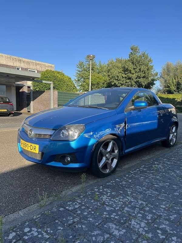 Occasion Opel Tigra 90 PK (66 kW) 2005 Blauw Cabriolet