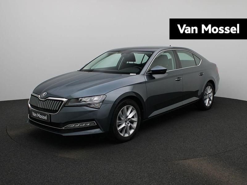 Grijs Gebruikt 2021 Skoda Superb Business Line Stationwagen | € 23.945 (Super prijs) - Afbeelding 1/3