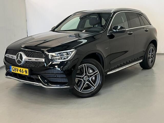 Zwart Occasion 2020 Mercedes GLC300 AMG SUV | € 36.750 (Eerlijke prijs) - Afbeelding 1/4