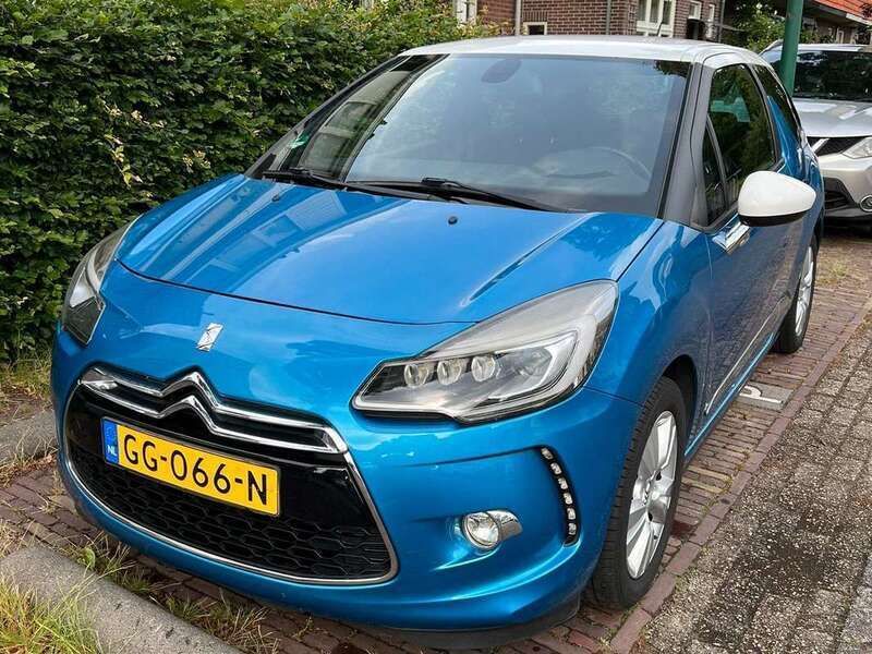 Blauw Gebruikt 2015 Citroën DS3 So Chic Hatchback | € 7.500 (Eerlijke prijs) - Afbeelding 1/4