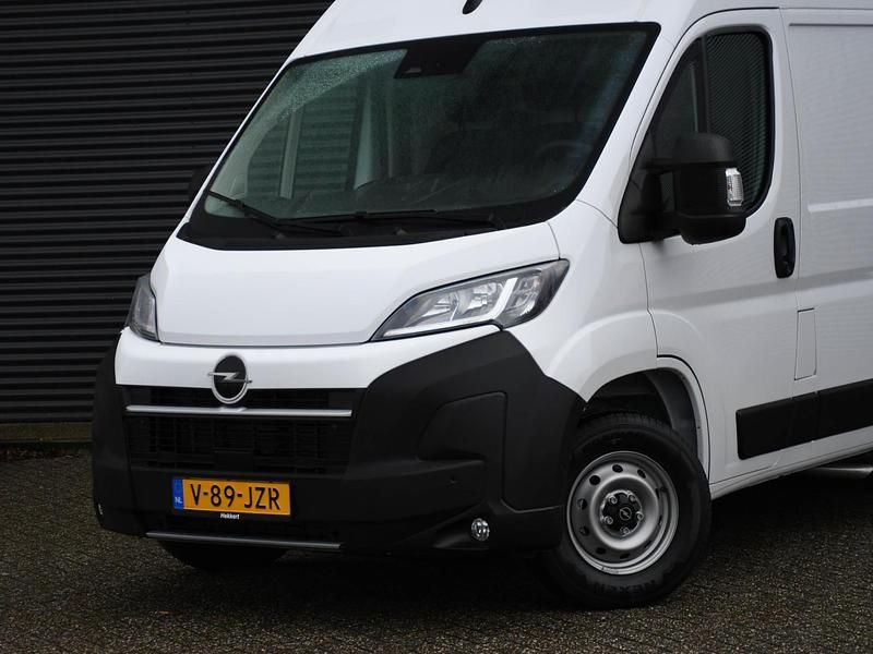 Occasion Opel Movano 140 PK (102 kW) 2024 Wit Van