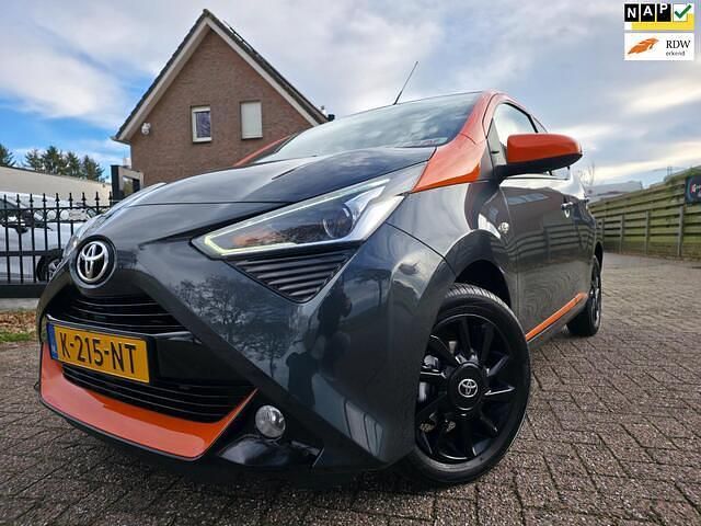Occasion Toyota Aygo 72 PK (52 kW) 2021 Grijs (metallic) Hatchback