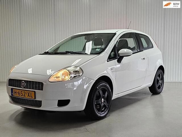 Wit Gebruikt 2009 Fiat Grande Punto Active Hatchback | € 1.950 (Eerlijke prijs) - Afbeelding 1/4