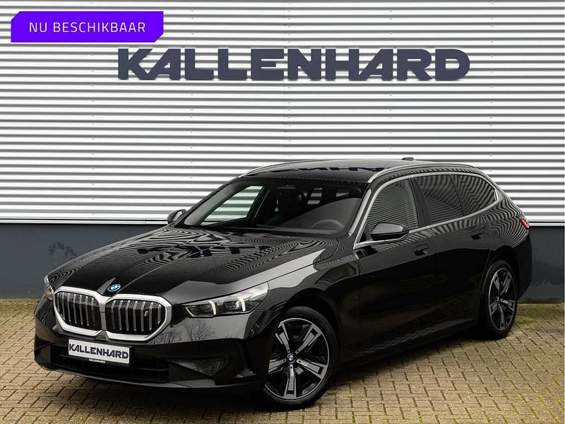 Occasion BMW i5 250 kW (341 PK) 2025 Zwart Stationwagen