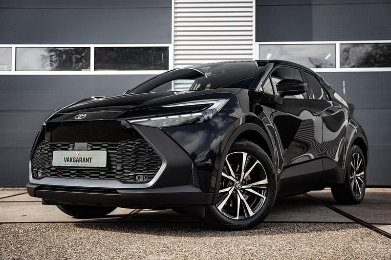 Wit Nieuw 2025 Toyota C-HR Business Edition SUV | € 35.999 (Super prijs) - Afbeelding 1/4