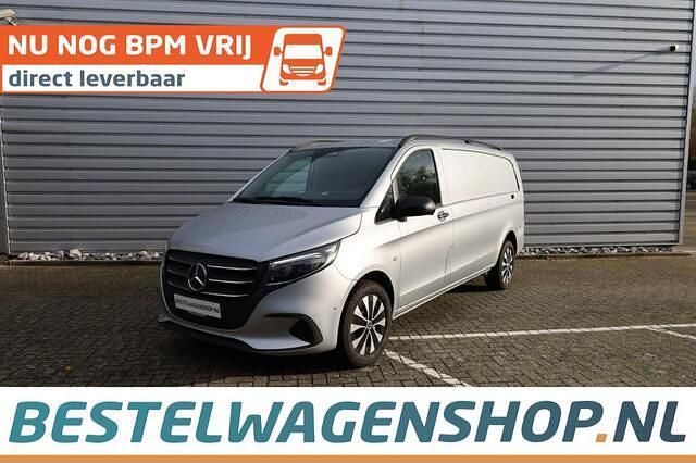 Zilver (metallic) Gebruikt 2024 Mercedes Vito Van | € 51.165 (Super prijs) - Afbeelding 1/4