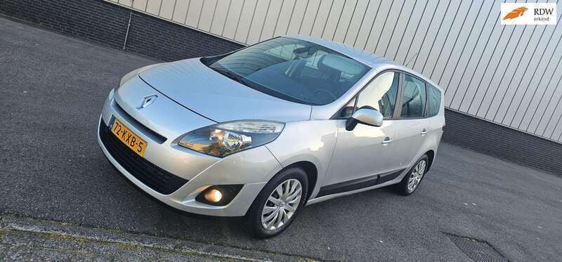 Grijs, metallic lak Gebruikt 2010 Renault Grand Scénic III Expression MPV | € 5.950 (Iets duurder) - Afbeelding 1/4