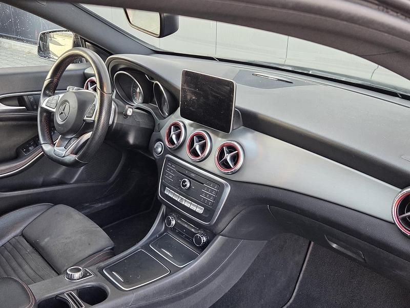 Occasion Mercedes CLA180 Business 123 PK (90 kW) 2018 Zwart Sedan