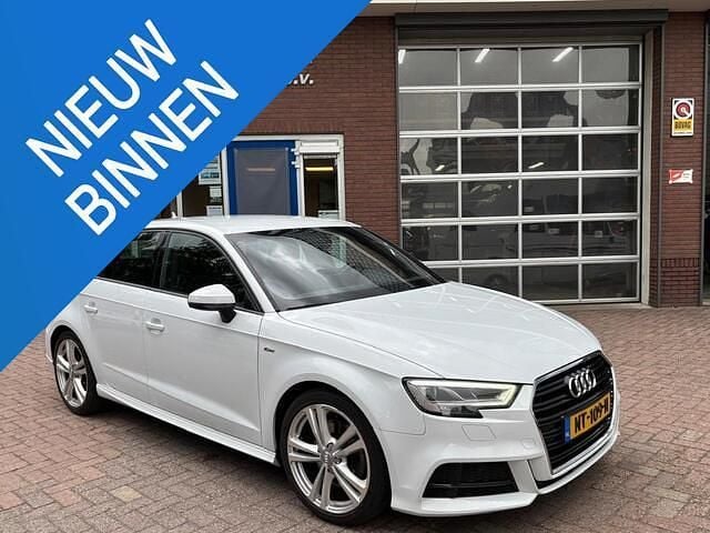 Wit Gebruikt 2017 Audi A3 Sportback S-Line Hatchback | € 19.750 (Eerlijke prijs) - Afbeelding 1/4