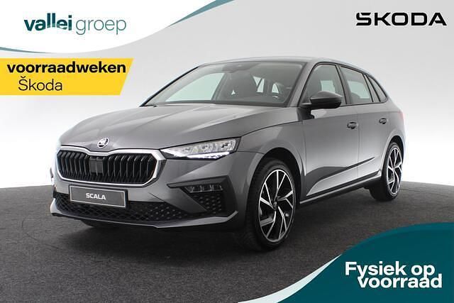Grijs Nieuw 2025 Skoda Scala Essence Hatchback | € 24.890 (Eerlijke prijs) - Afbeelding 1/4
