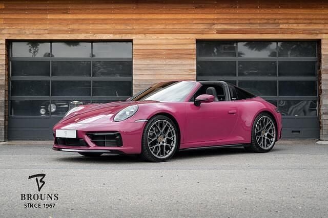 Paars Gebruikt 2023 Porsche 911 Targa 4S Cabriolet | € 197.992 (Goede deal) - Afbeelding 1/4