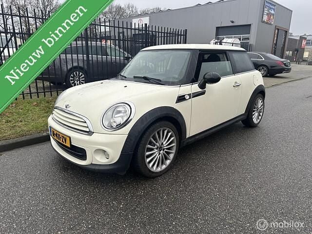 Wit Gebruikt 2012 Mini ONE Hatchback | € 3.950 (Eerlijke prijs) - Afbeelding 1/4