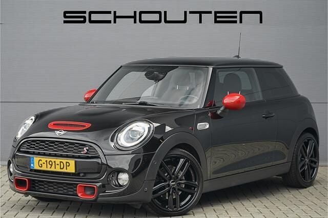 Zwart Gebruikt 2018 Mini Cooper S Chili Hatchback | € 18.400 (Goede deal) - Afbeelding 1/3