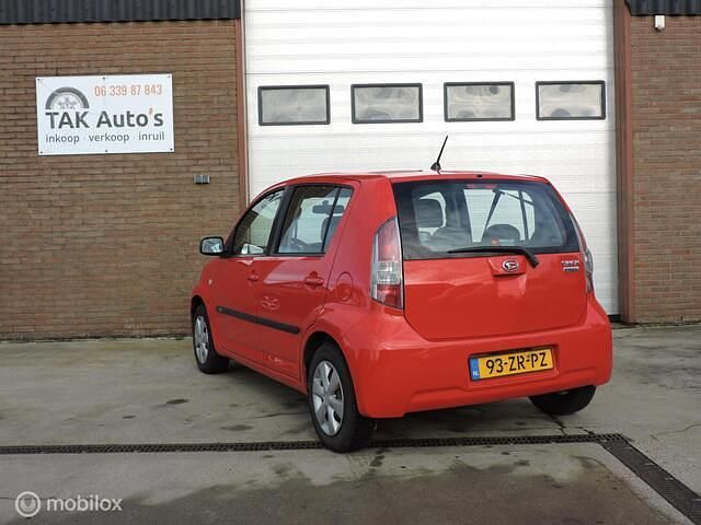 Occasion Daihatsu Sirion 91 PK (66 kW) 2008 Rood Hatchback