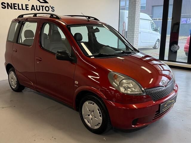 Occasion Toyota Yaris Verso Luna 86 PK (63 kW) 2001 Rood MPV