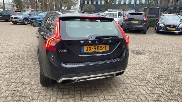 Occasion Volvo V60 CC Summum 245 PK (180 kW) 2015 Zwart Stationwagen