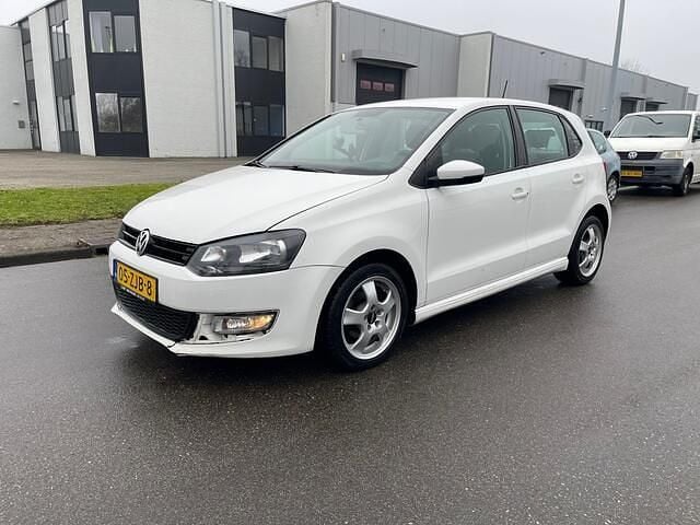 Wit Occasion 2012 VW Polo Comfortline Hatchback | € 2.450 (Goede deal) - Afbeelding 1/4