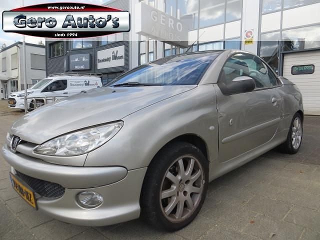 Grijs Gebruikt 2003 Peugeot 206 CC Roland Garros Cabriolet | € 1.250 (Super prijs) - Afbeelding 1/4