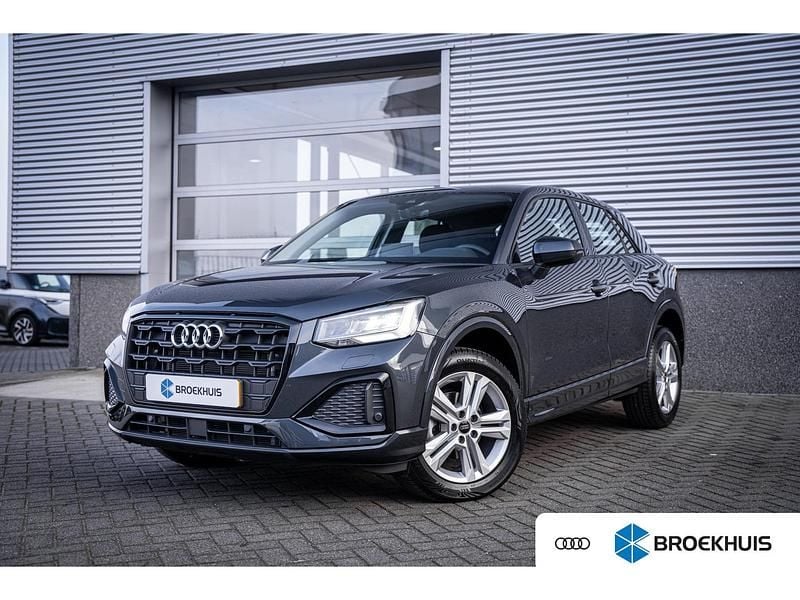 Grijs Occasion 2025 Audi Q2 Advanced SUV | € 34.900 (Eerlijke prijs) - Afbeelding 1/4