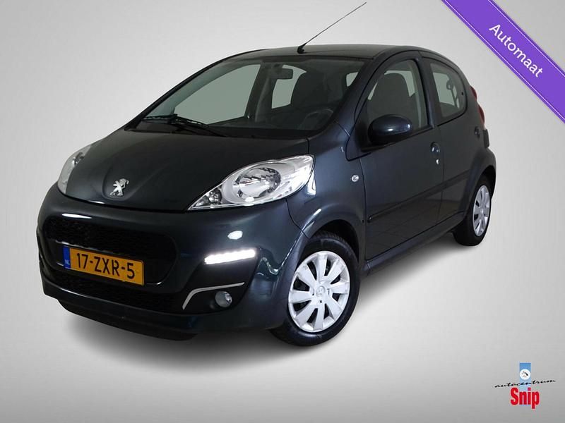 Grijs Gebruikt 2013 Peugeot 107 Active Hatchback | € 6.950 (Eerlijke prijs) - Afbeelding 1/3