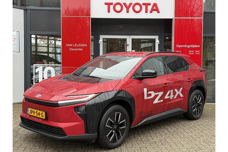 Rood Occasion 2026 Toyota bZ4X Executive SUV | € 51.594 (Duur) - Afbeelding 1/1