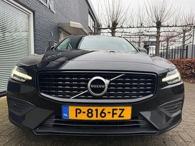 Occasion Volvo V60 163 PK (119 kW) 2022 Zwart Stationwagen
