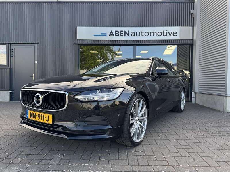 Zwart Gebruikt 2017 Volvo V90 Momentum Stationwagen | € 21.945 (Goede deal) - Afbeelding 1/4