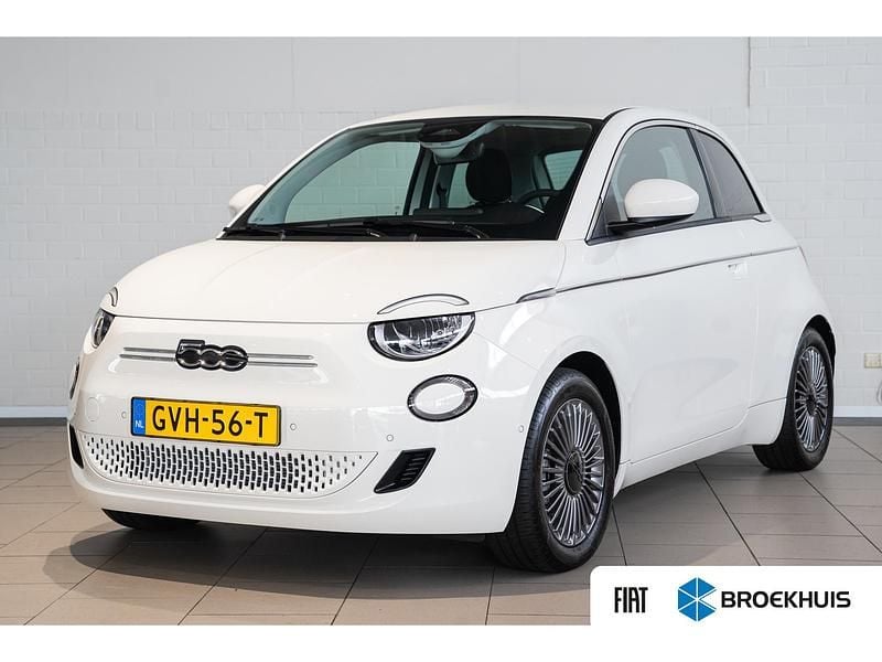 Wit Gebruikt 2024 Fiat 500e Urban Hatchback | € 23.690 (Iets duurder) - Afbeelding 1/4