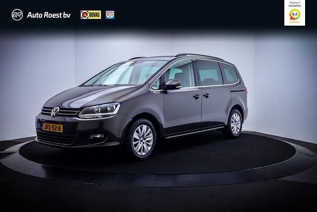 Bruin Occasion 2018 VW Sharan Comfortline MPV | € 27.950 (Eerlijke prijs) - Afbeelding 1/4