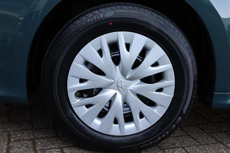 Nieuw Toyota Yaris Hybrid Comfort 116 PK (85 kW) 2025 Groen, metallic lak Hatchback