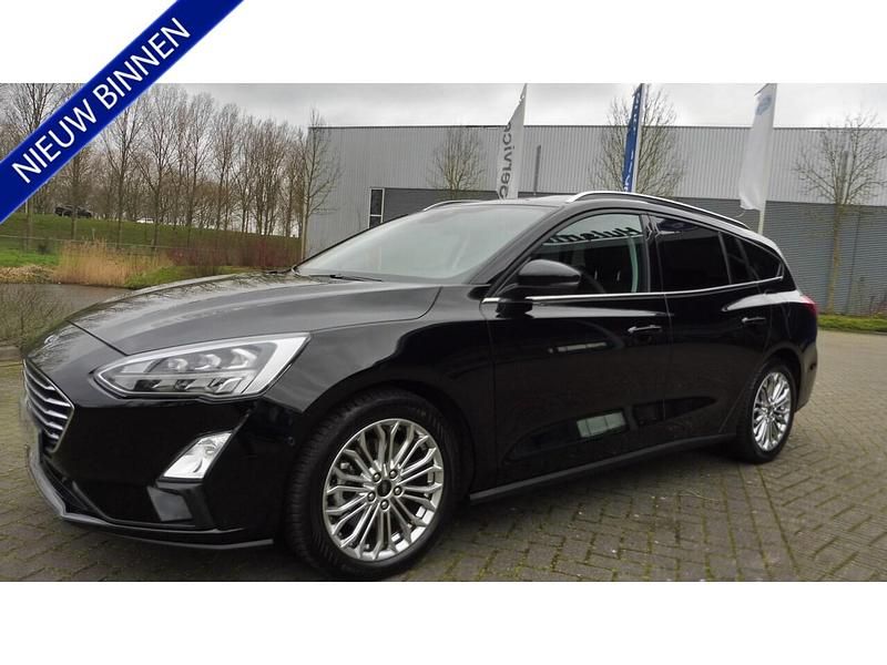 Zwart Occasion 2019 Ford Focus Business Edition Stationwagen | € 16.994 (Duur) - Afbeelding 1/4
