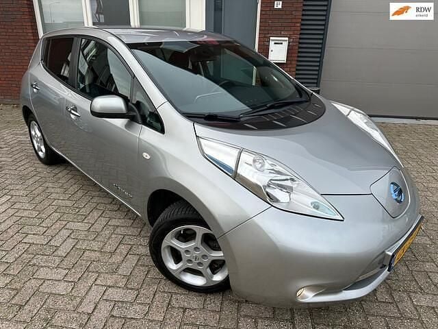 Grijs Occasion 2015 Nissan Leaf Acenta Hatchback | € 4.900 (Eerlijke prijs) - Afbeelding 1/4